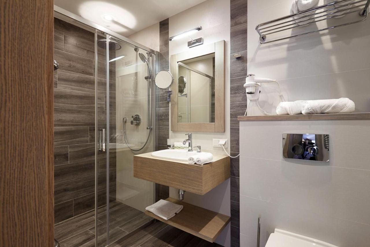 Hotel Amstelski Bukovel Habitación foto
